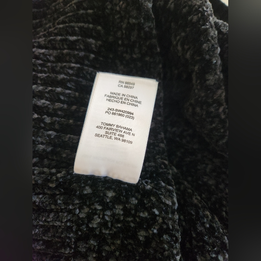 Tommy Bahama Island Luna Chenille Hoodie Black. Medium - Picture 3 of 4